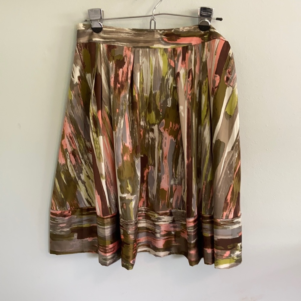 Calvin Klein Silk Knee Length Skirt Size: 6